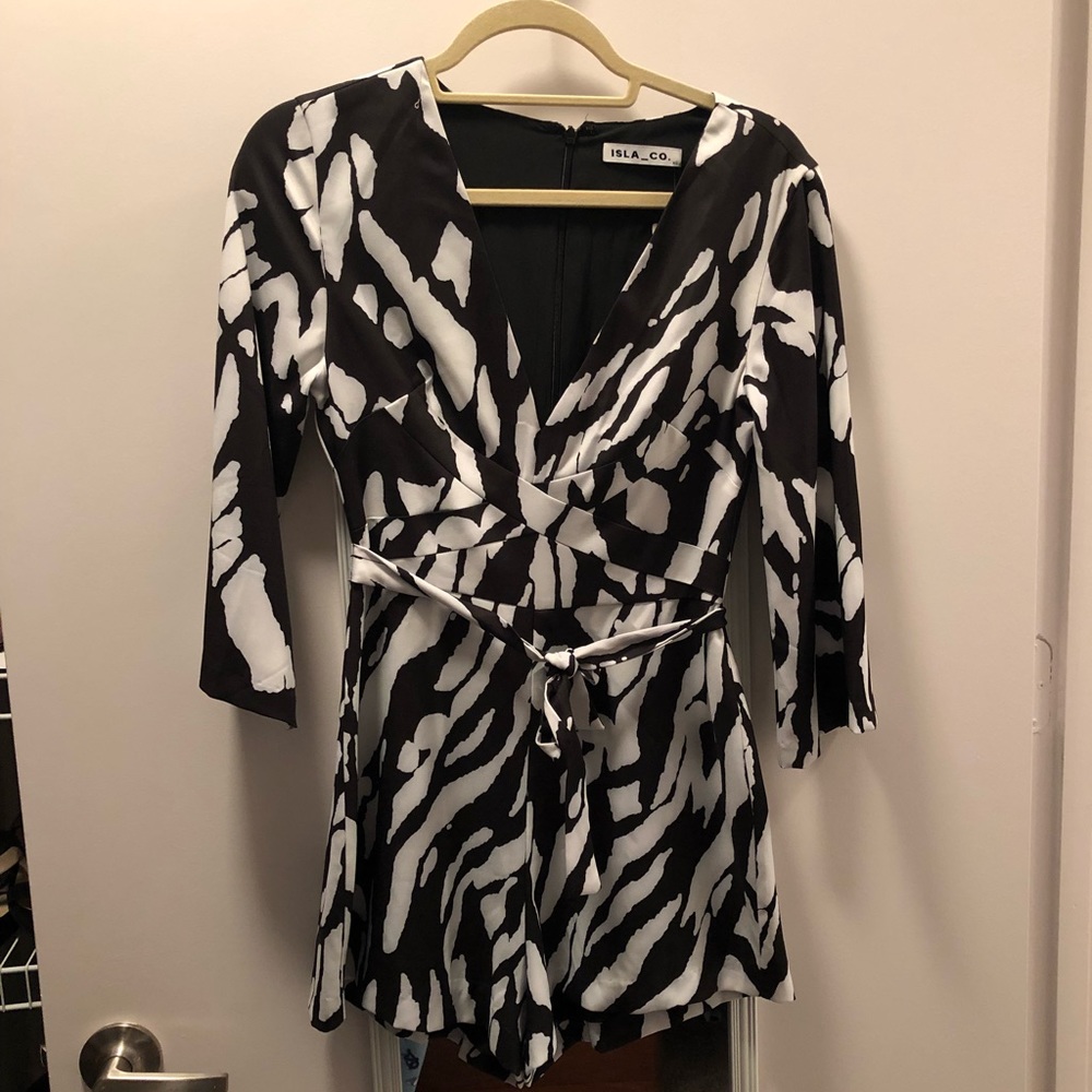 Isla Co. long sleeve romper